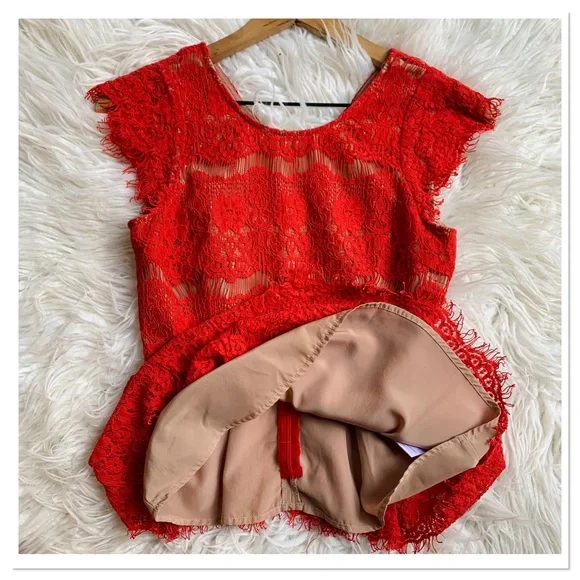 Anthropologie Maeve Katrine Lace Peplum Top Red Floral Lace Size XS - Picture 3 of 9